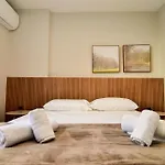 Conforto Na Av. Brasil, 150 Metros Da Praia Rs7551